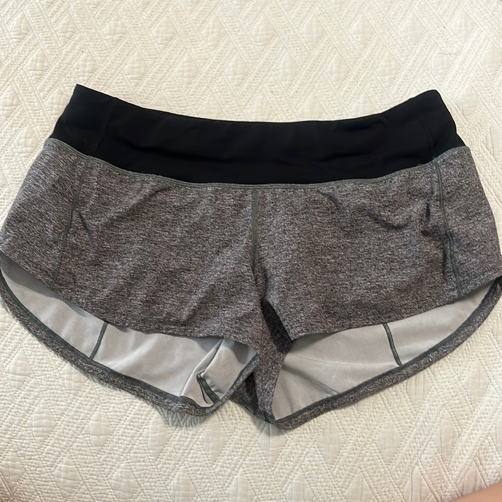 Lululemon Heathered Gray Speed Up Shorts, Size 6, 2.5 inch inseam